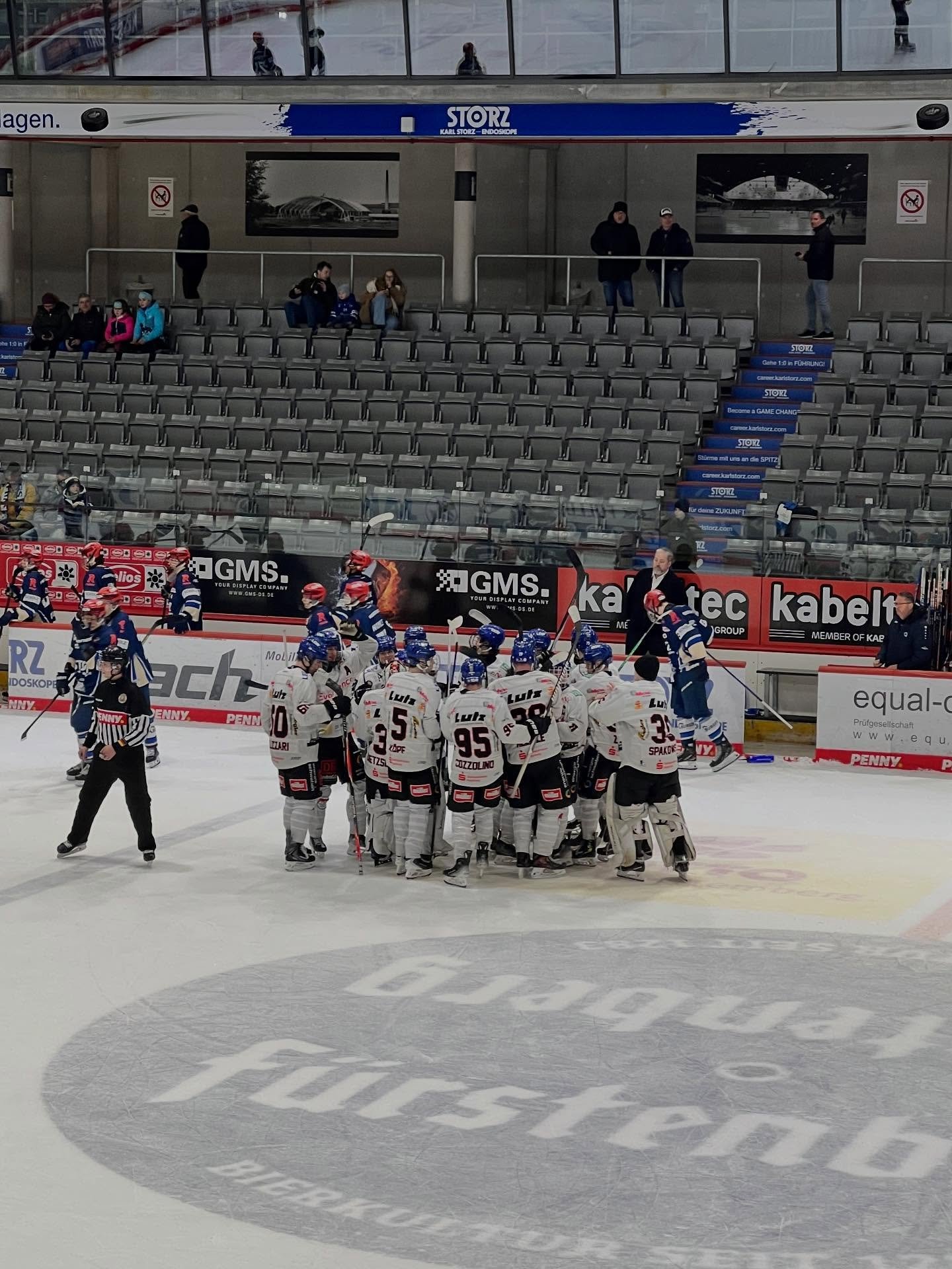 Vierter Sieg in Folge für die U20 und 5 wichtige Punkte im Kampf um die Play Offs!
SERC - AEV U20 3:4 OT (0:1/2:2/1:0/0:1)
Torschützen: 2x Widowitz, Zyla, Oberth
Am kommenden Wochenende ist zwei Mal der EC Bad Tölz zu Gast im CFS
#nurderaev #zukunfteishockey