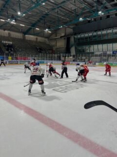 Serienausgleich!
Unsere U20 siegt mit 4:1 in Regensburg und hat somit am kommenden Dienstag das finale Entscheidungsspiel für den Klassenerhalt!
EVR - AEV U20 1:4 (0:2/1:0/0:2)
Torschützen: Samuel Eder, Leon Zyla, Oliver Oberth, Leon Ratke
Serie 2:2 (Best of 5)
Spiel 5 findet am kommenden Dienstag, 18:30 Uhr im CFS statt
#nurderaev #zukunfteishockey #klassenerhalt