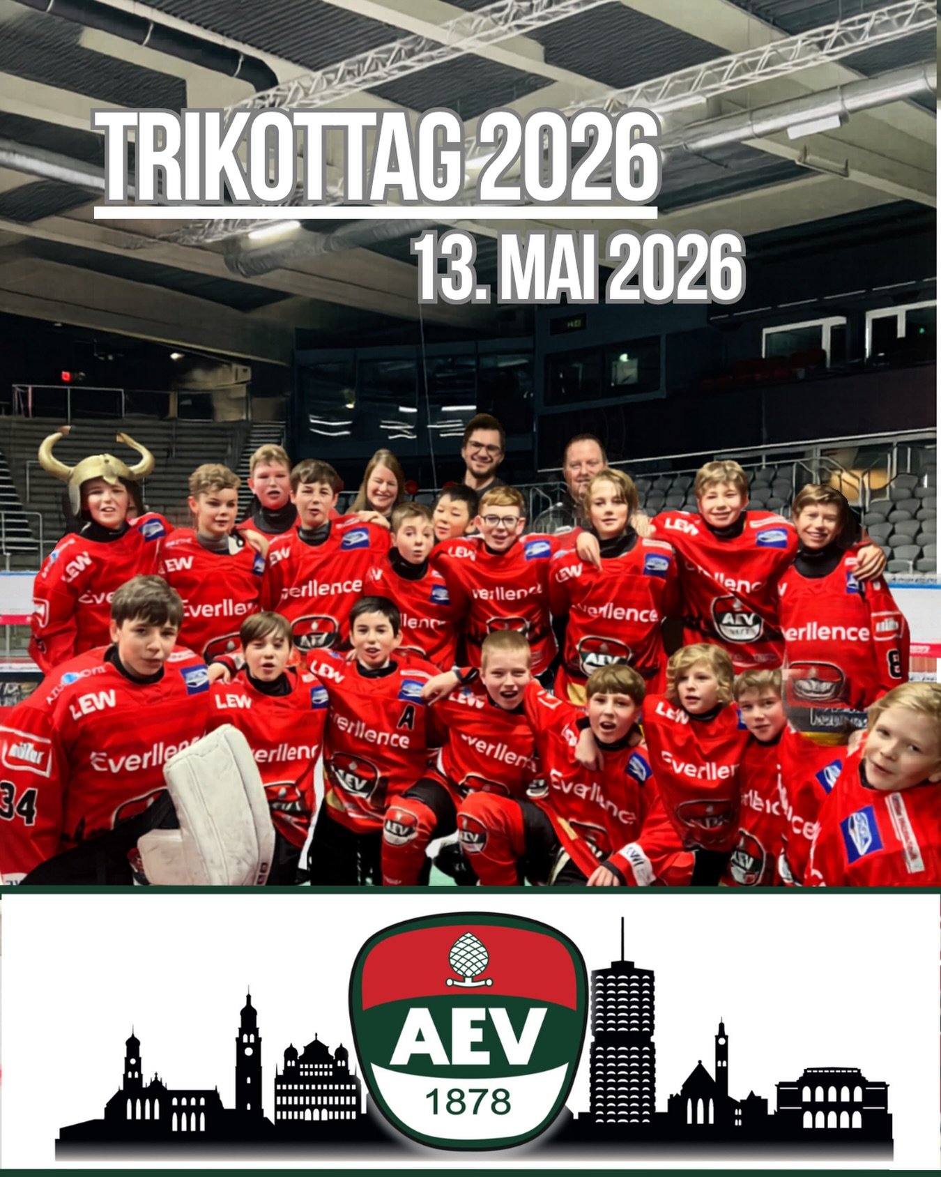 Trikottag 2026 – Zeigt Farbe für unseren AEV!
Am 13. Mai 2026 feiern wir gemeinsam mit ganz Sportdeutschland den 4. bundesweiten Trikottag.
Ob Trikot, Trainingsanzug oder Shirt – trag dein AEV‑Outfit einen ganzen Tag lang im Alltag:
in der Schule, im Büro, an der Uni, beim Einkaufen - einfach überall.
Der DOSB ruft deutschlandweit alle 29 Millionen Vereinsmitglieder dazu auf, ihren Verein sichtbar zu machen und zu zeigen, wie wichtig Sportvereine für Gemeinschaft, Gesundheit und Zusammenhalt sind.
Sport verbindet – unabhängig von Alter, Herkunft, Geschlecht oder sozialer Lage. Viele ehrenamtlich engagierte Menschen leisten Großartiges.
Lasst uns am 13. Mai Flagge zeigen und Augsburg Stadt und Land in Rot‑Grün‑Weiß erstrahlen.
Mitmachen ist ganz einfach:
💪 Trikot anziehen
📷 Foto posten
❤️💚🤍 @sportdeutschland verlinken und #Trikotag #aevnachwuchs nutzen.
#AEV #aevpanther #eishockey @hitradio_rt1 @radiofantasy934 @aevtrikotsde
