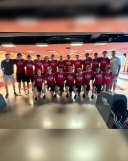 Nach dem Abschluss des Sommertrainings ließ unsere U17 die intensive Saisonvorbereitung bei einem gemeinsamen Bowlingabend entspannt ausklingen. 🎳 Anschließend gab es zur Stärkung noch eine leckere Pizza. 🍕

Ein rundum gelungener Abend mit viel Spaß, guter Laune und tollem Teamgeist – jetzt kann die Saison kommen! ❤️💚🤍

#AEV #U17 #Teamgeist #Saisonvorbereitung #nurderaev