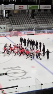 12. PENNY DEL FUTURE CAMP der U13 und U15 in Augsburg 

Drei Tage liegen hinter den Teilnehmern. Alle zeigen vollen Einsatz…..
Mehr Infos was geboten wird findet ihr auf 
https://www.penny-del.org/news/detail/zwoelftes-penny-del-future-camp-in-frankfurt-und-augsburg

#ZukunftEishockey #DEB #Augsburg #Eishockey #AEV