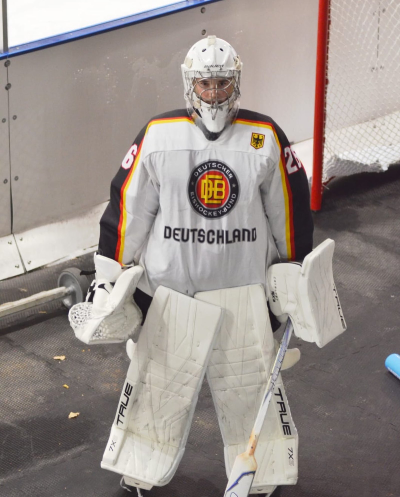 🏒 Premiere in Landshut: Erstes DEB-Satellitentraining

In Landshut fand erstmals ein Satellitentraining unter der Leitung des Deutschen Eishockey-Bundes (DEB) statt. Dabei kamen Spieler und Trainer verschiedener Vereine aus der Region zu einer gemeinsamen Trainingseinheit zusammen.

Mit dabei war auch unser U15-Torwart Nevio Hamm, der zu dieser besonderen Trainingseinheit eingeladen wurde. 🥅

Eine tolle Gelegenheit, neue Impulse zu sammeln und sich mit Spielern und Trainern aus der Region auszutauschen!

#zukunfteishockey #AugsburgerEV #U15 #DEB #Satellitentraining